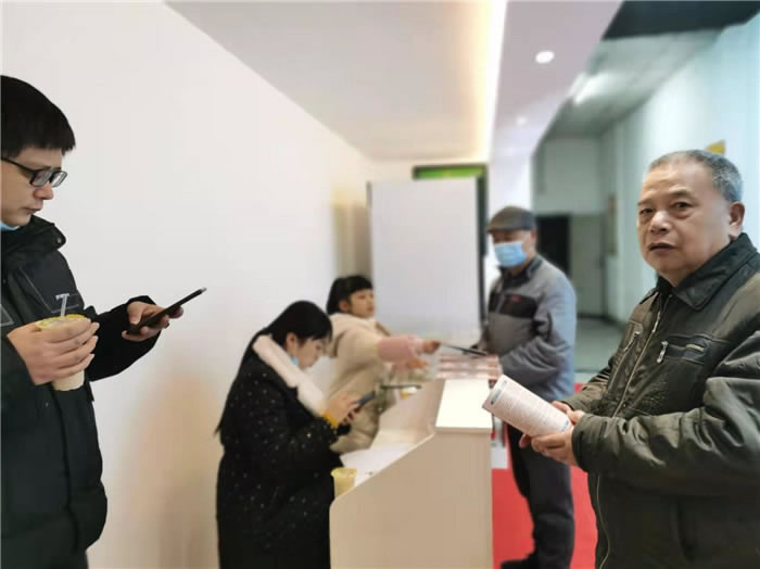 四川中青旅綿陽(yáng)分社、綿陽(yáng)市中旅假日旅行社、綿陽(yáng)自來(lái)文化傳播有限公司24H自助售貨服務(wù)盛大開(kāi)業(yè)