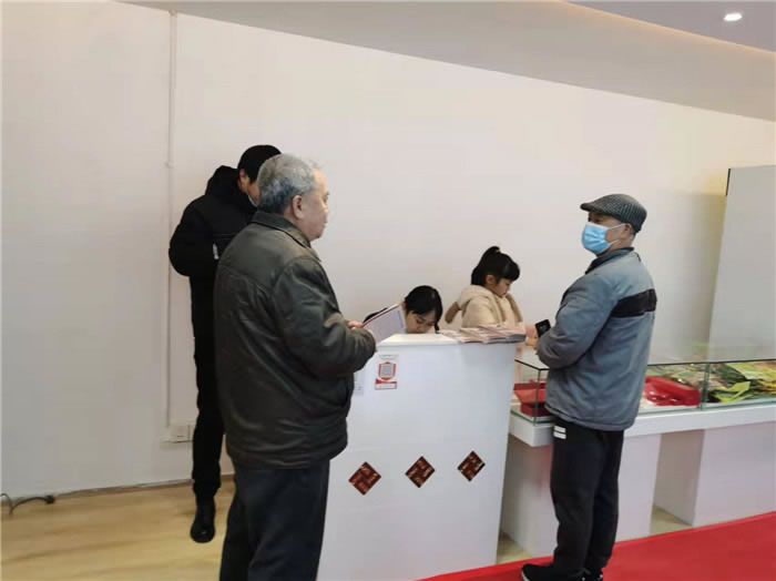 四川中青旅綿陽(yáng)分社、綿陽(yáng)市中旅假日旅行社、綿陽(yáng)自來(lái)文化傳播有限公司24H自助售貨服務(wù)盛大開(kāi)業(yè)