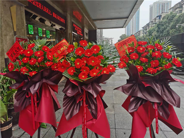 四川中青旅綿陽(yáng)分社、綿陽(yáng)市中旅假日旅行社、綿陽(yáng)自來(lái)文化傳播有限公司24H自助售貨服務(wù)盛大開(kāi)業(yè)