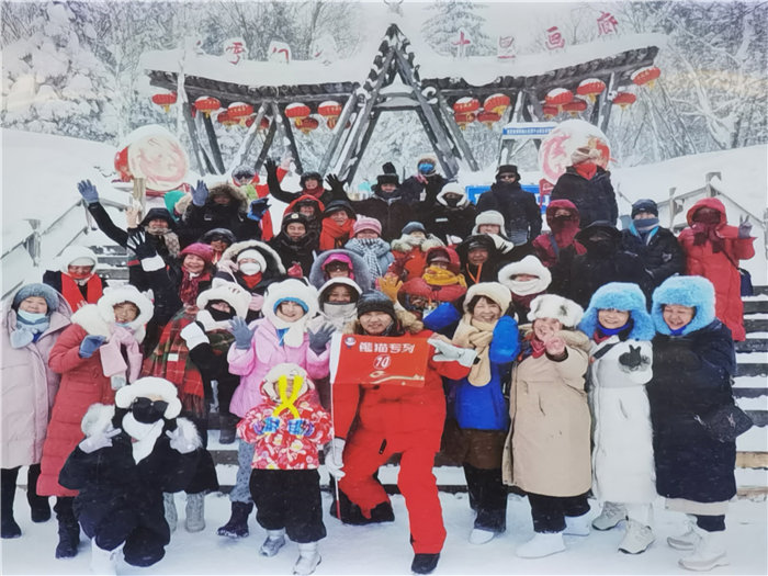 綿陽(yáng)中旅假日旅行社2025年?yáng)|北熊貓專列分享會(huì)